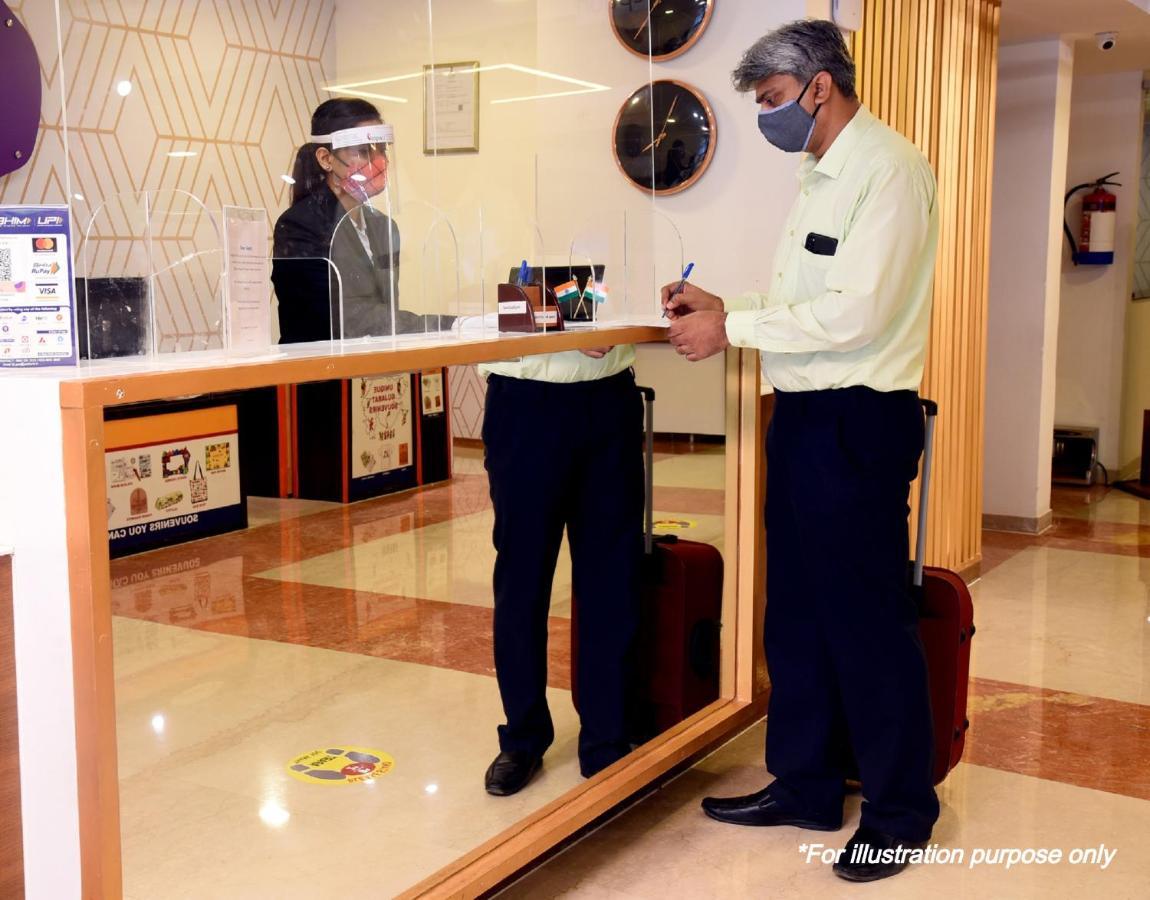 Pop 81030D Hotel Crystal Park Jogeshwari Bombay Esterno foto