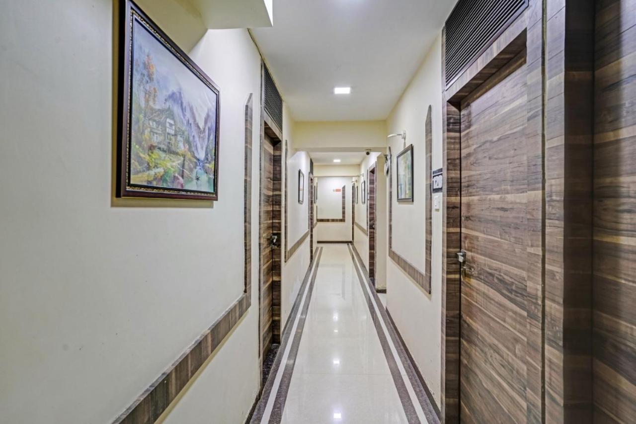 Pop 81030D Hotel Crystal Park Jogeshwari Bombay Esterno foto