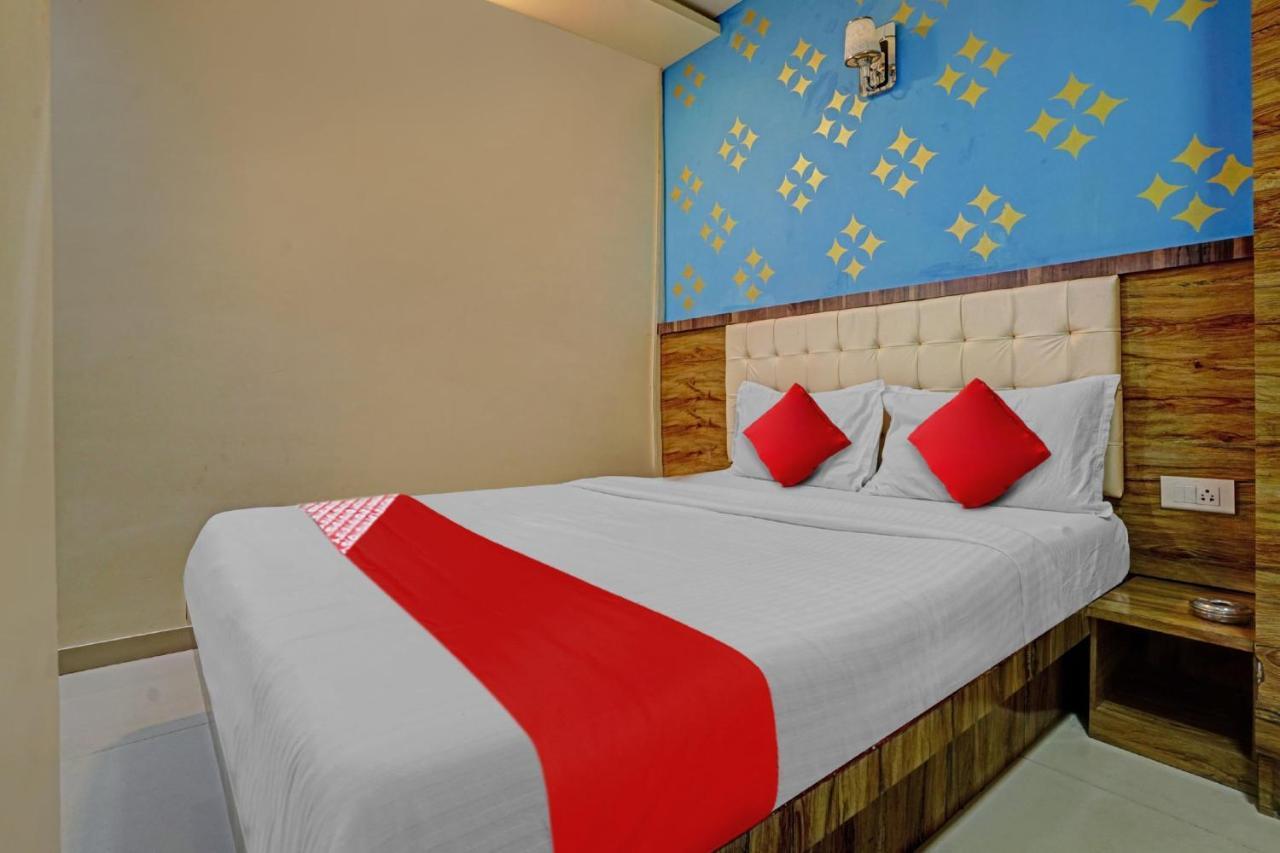Pop 81030D Hotel Crystal Park Jogeshwari Bombay Esterno foto