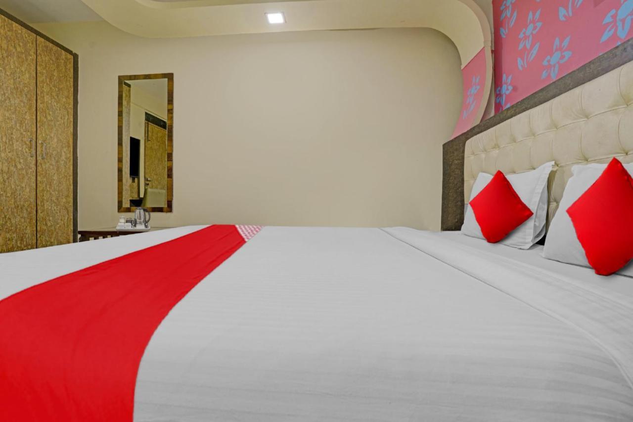 Pop 81030D Hotel Crystal Park Jogeshwari Bombay Esterno foto