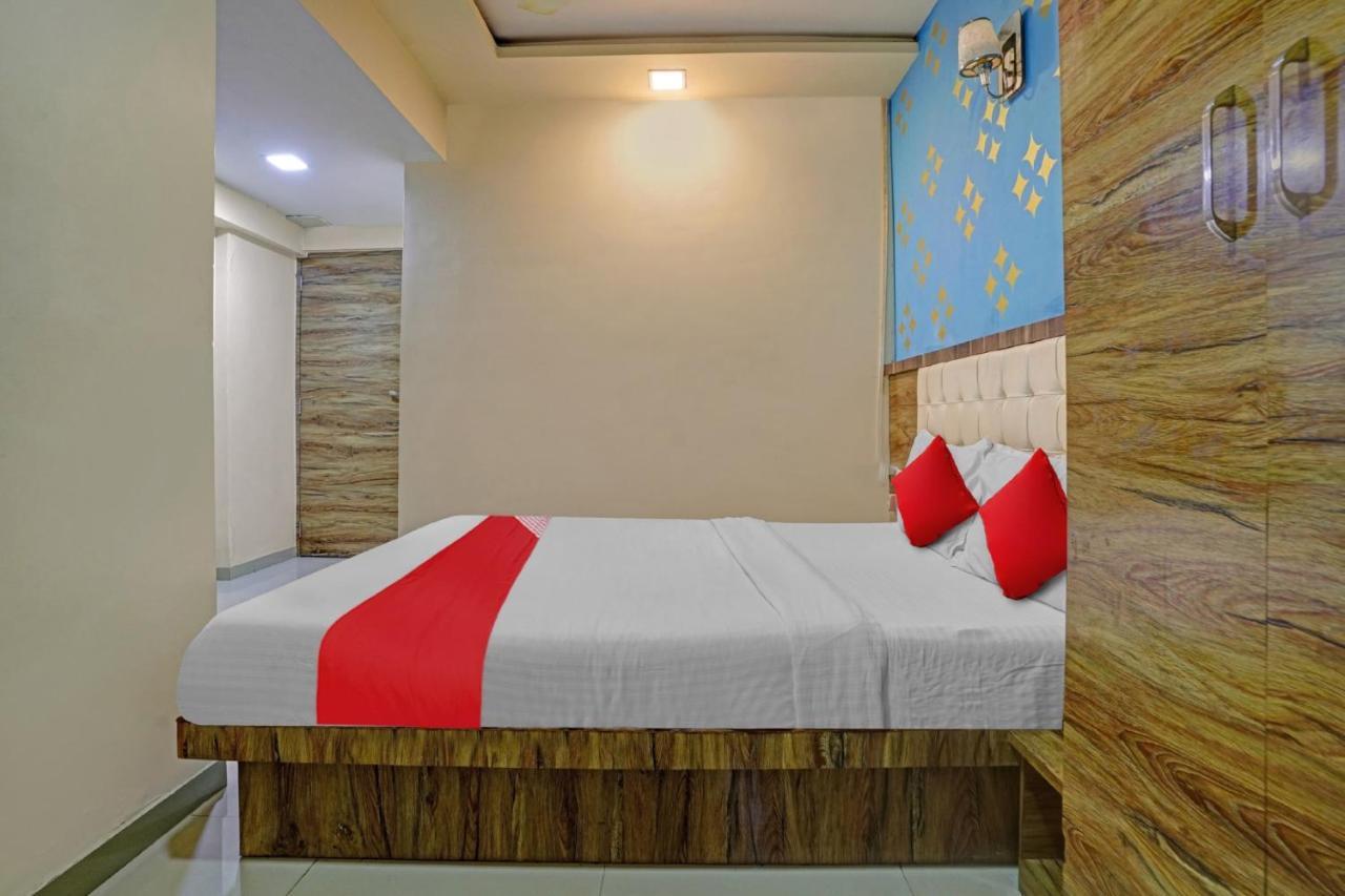 Pop 81030D Hotel Crystal Park Jogeshwari Bombay Esterno foto