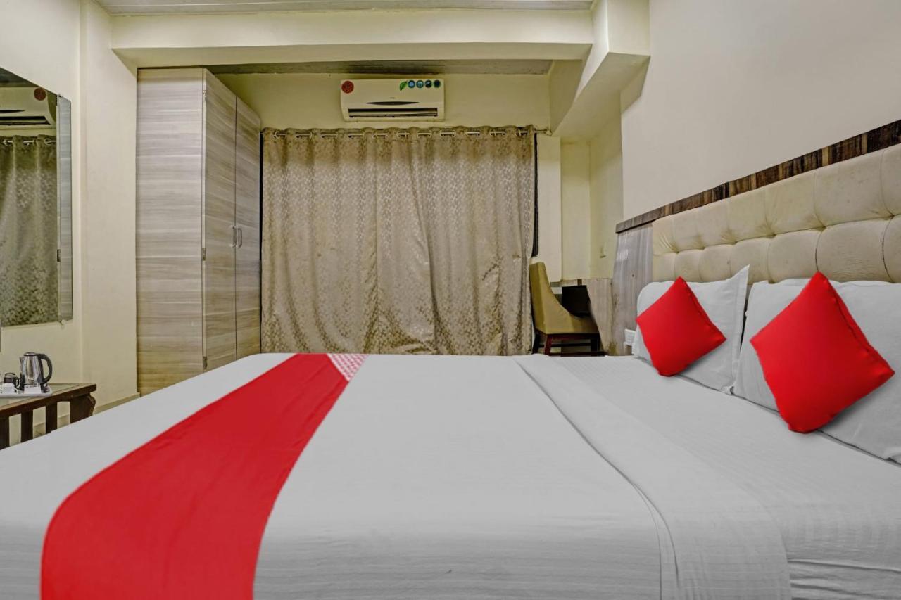Pop 81030D Hotel Crystal Park Jogeshwari Bombay Esterno foto